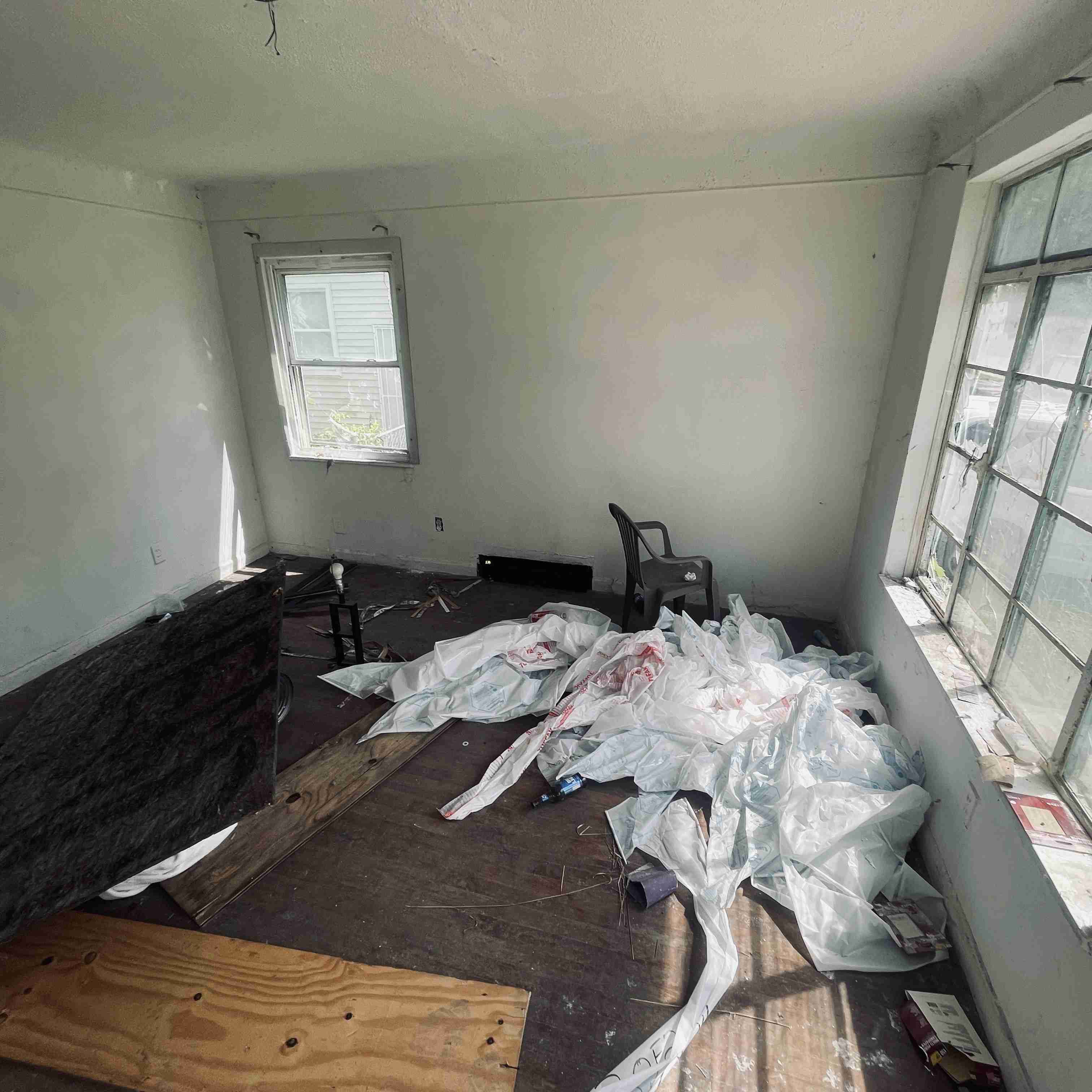 19220 Albany St (23).jpg